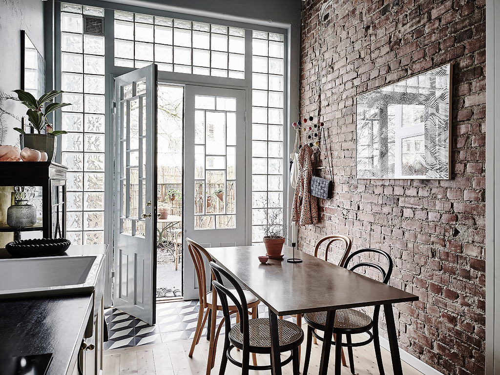 EM2 EM2
