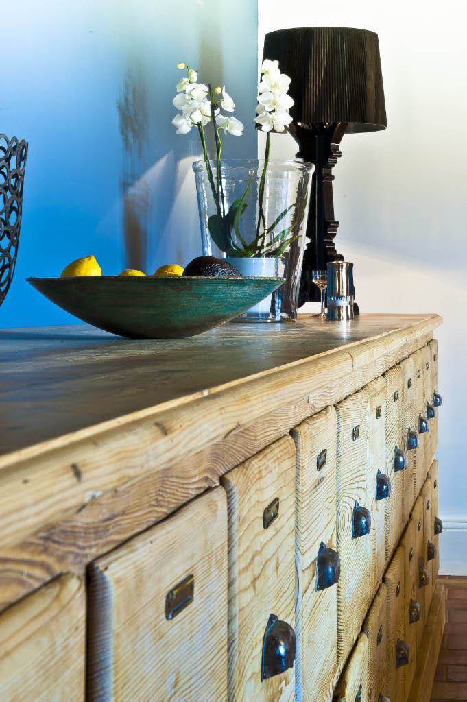 Dtail cuisine lampe Bourgie sur meuble chin