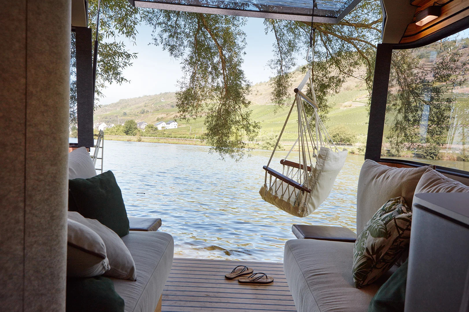 BI00