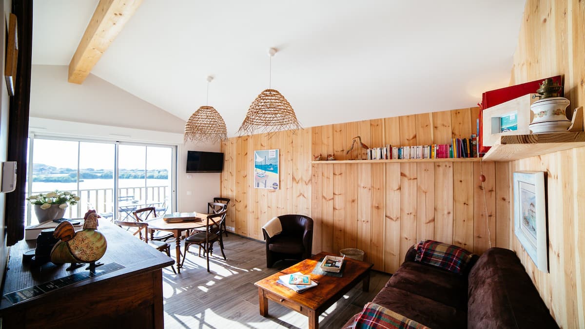 salon maison en bois à louer