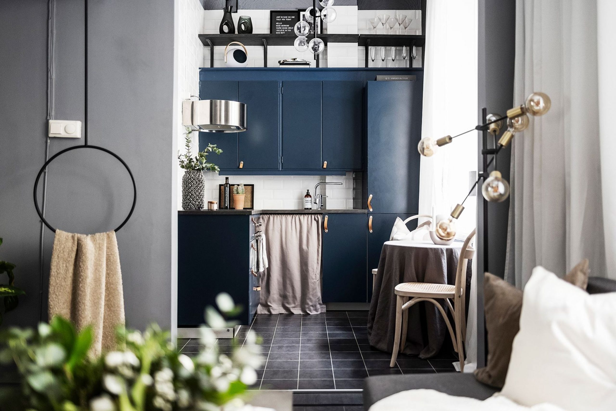 cuisine ouverte studio avec mezzanine déco design 