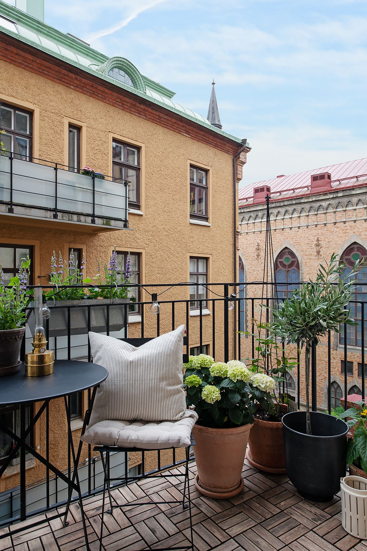 appartement ancien rénové briques et moulures appartement ancien rénové briques et moulures