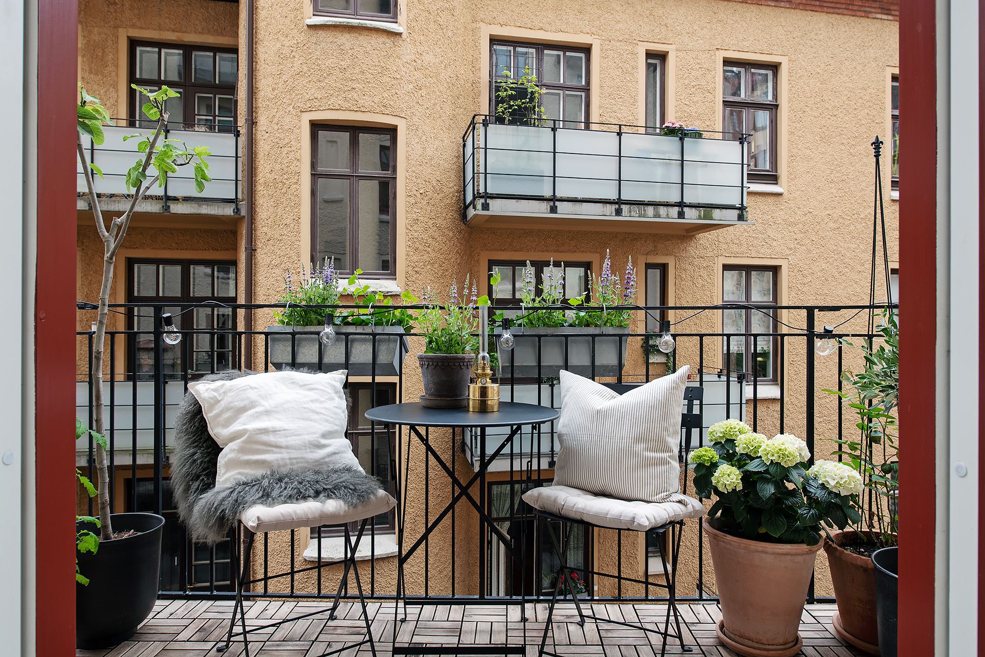 appartement ancien rénové briques et moulures appartement ancien rénové briques et moulures