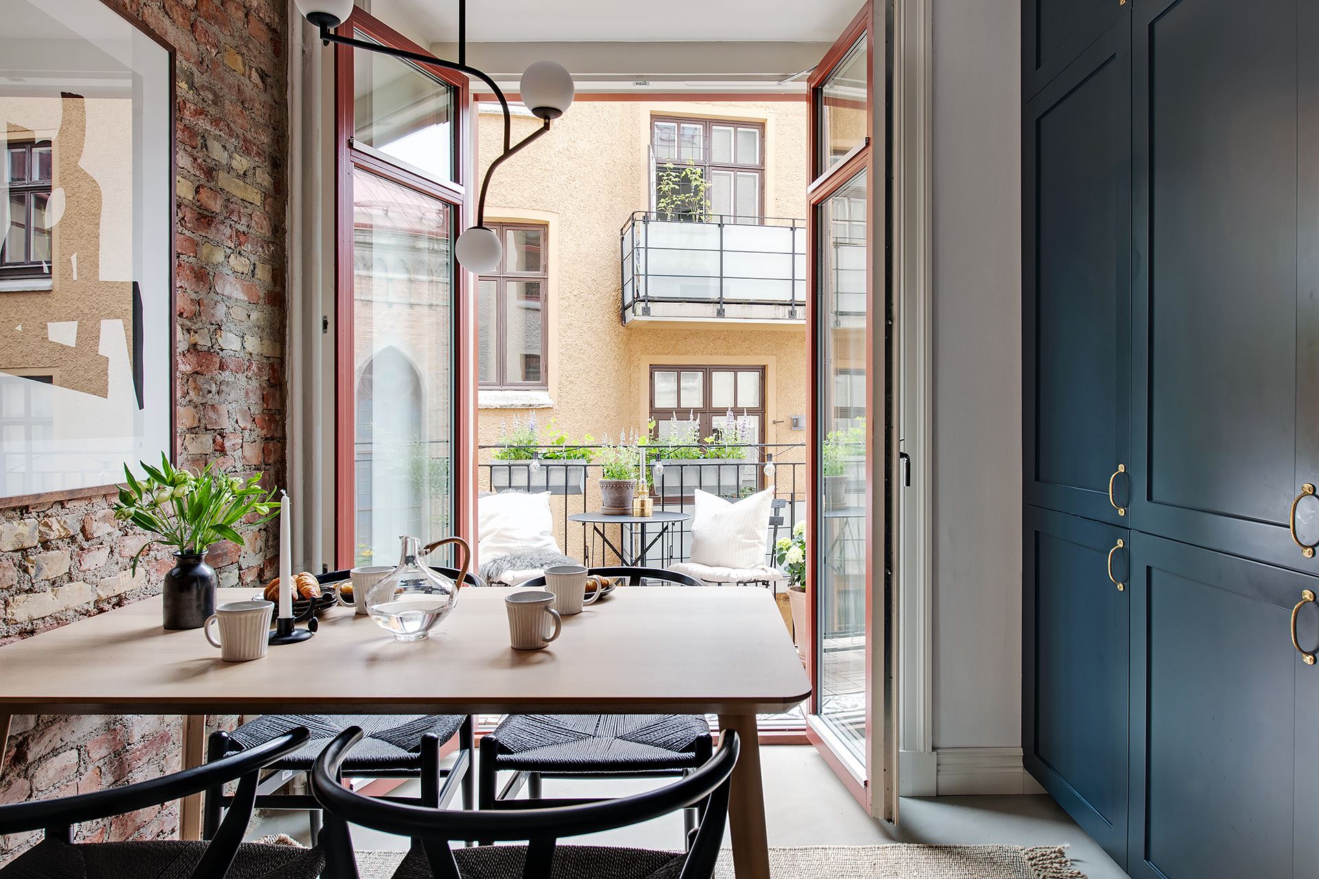 appartement ancien rénové briques et moulures appartement ancien rénové briques et moulures