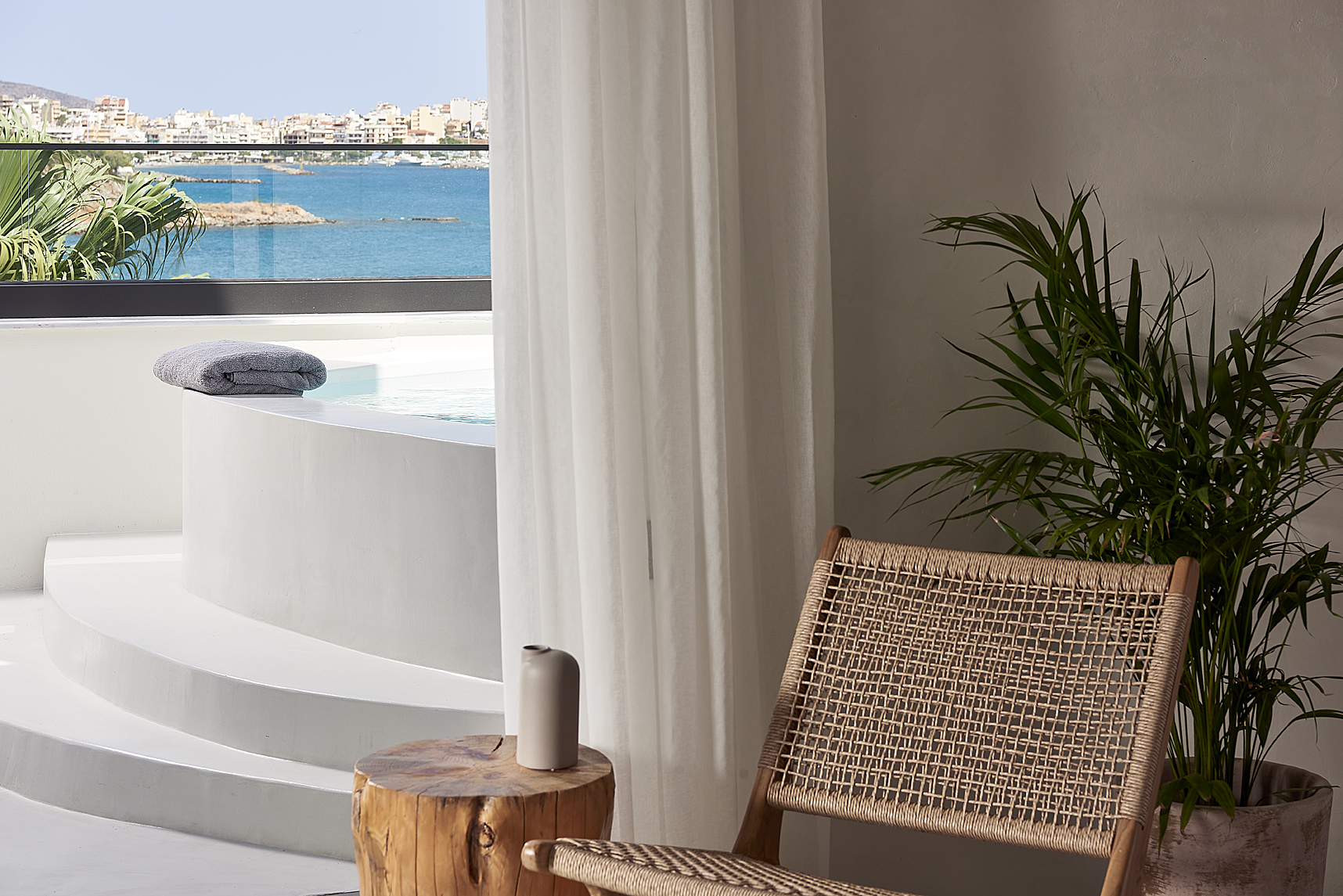 jacuzzi chambre maison vue mer Grèce jacuzzi chambre maison vue mer Grèce