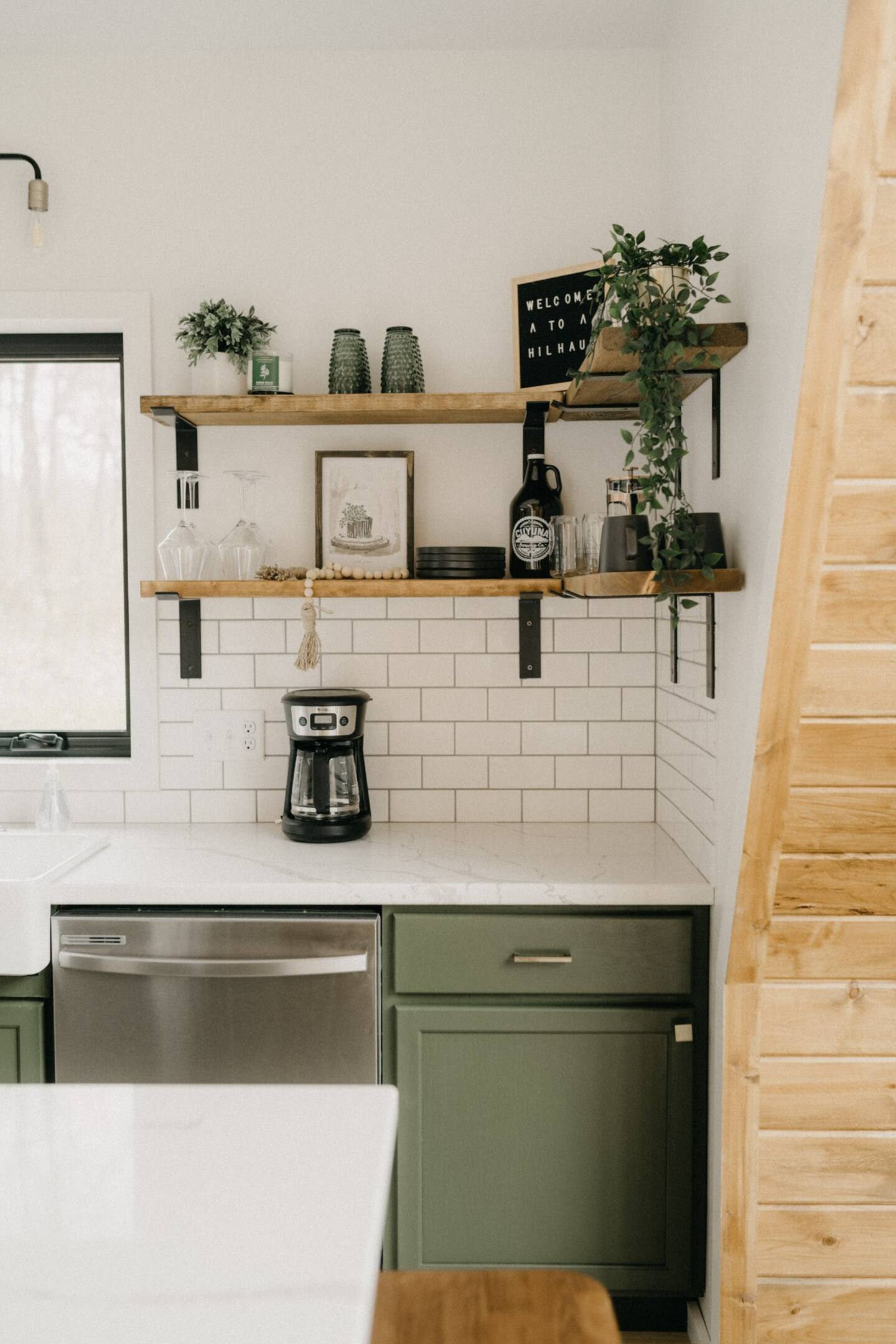 shelfie cuisine équipée verte shelfie cuisine équipée verte