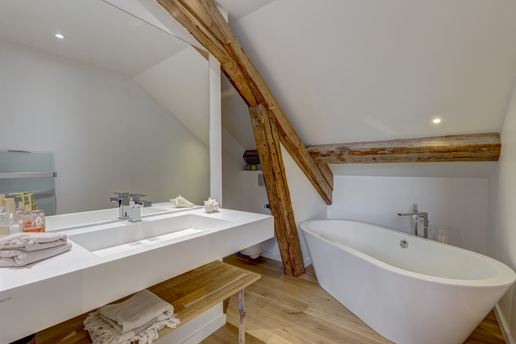 salle de bain avec poutres salle de bain avec poutres