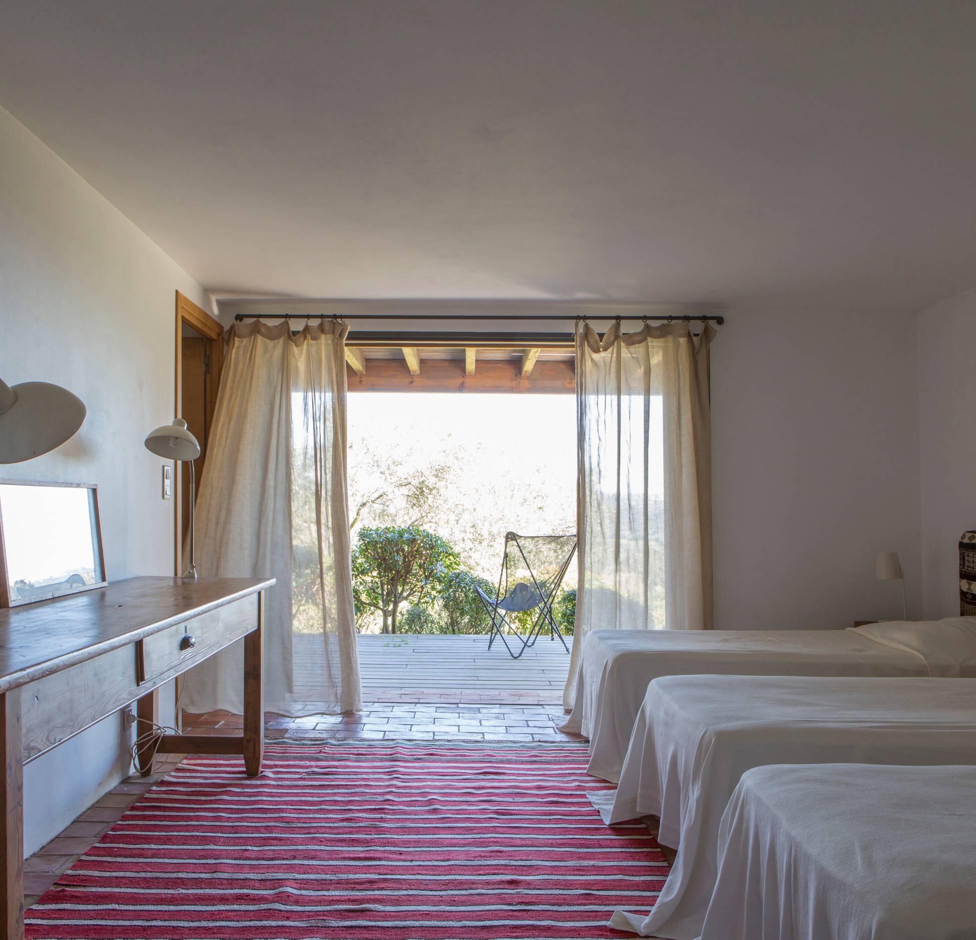 chambre à trois lits