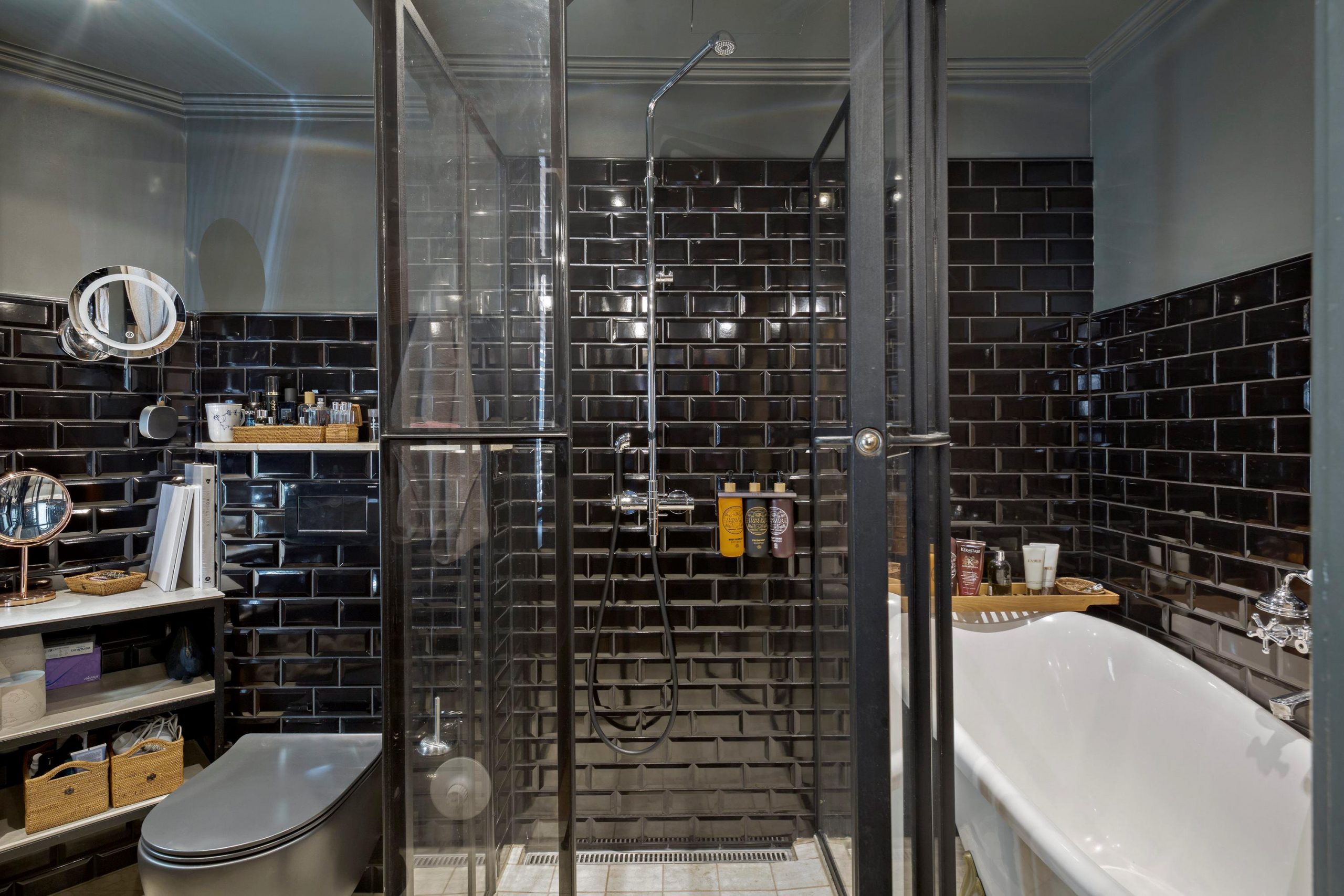 salle de bain avec carrelage métro noir salle de bain avec carrelage métro noir