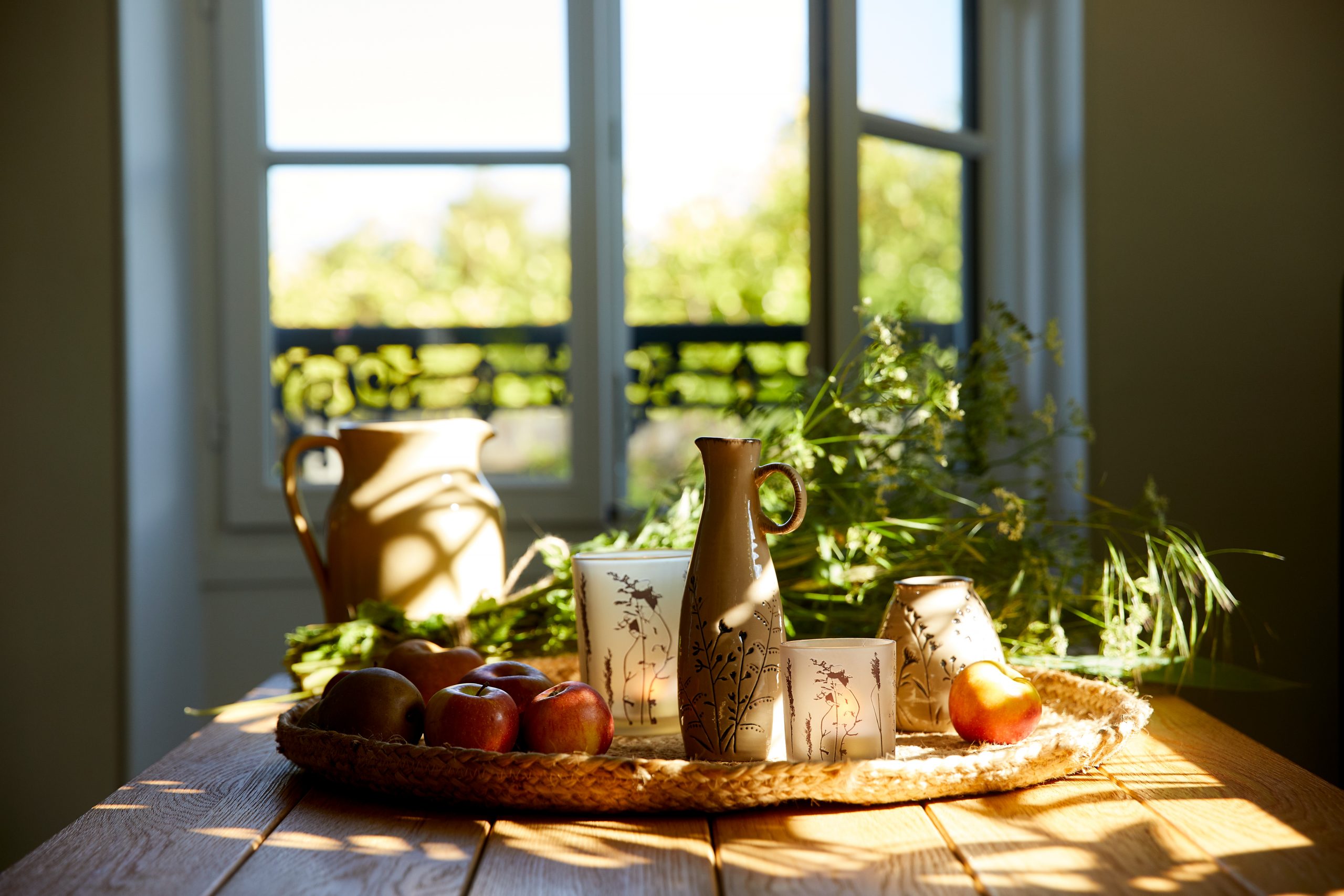 nature morte table en bois déco rustique