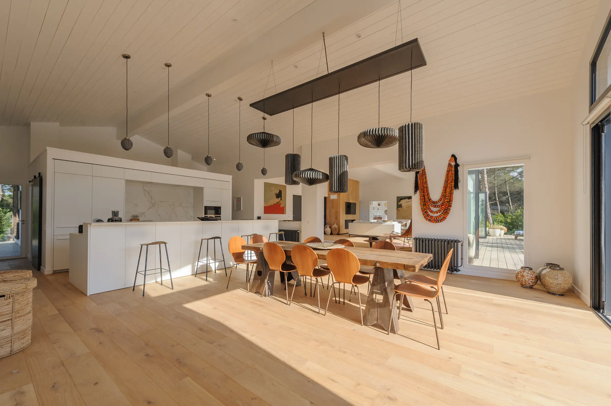 salle à manger et cuisine équipée ouverte avec îlot maison d salle à manger et cuisine équipée ouverte avec îlot maison d'architecte