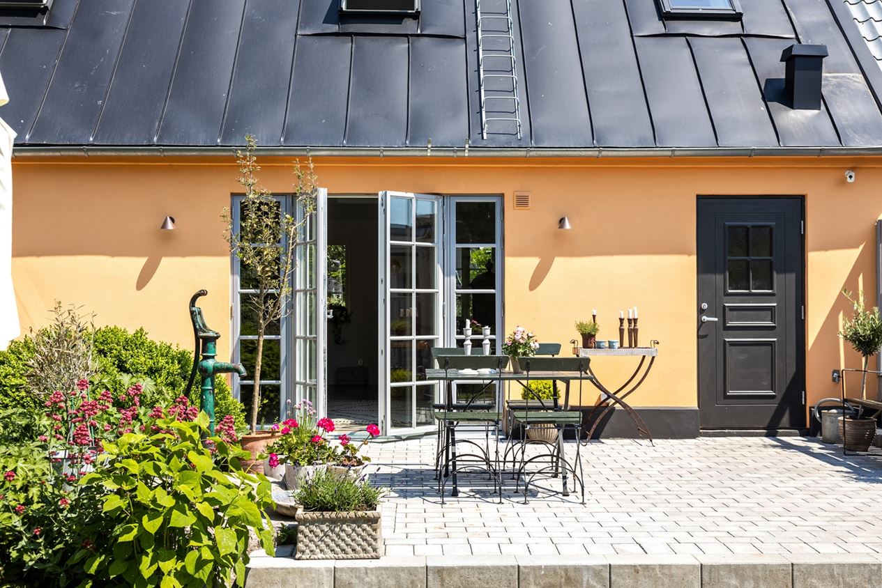 maison façade jaune maison façade jaune