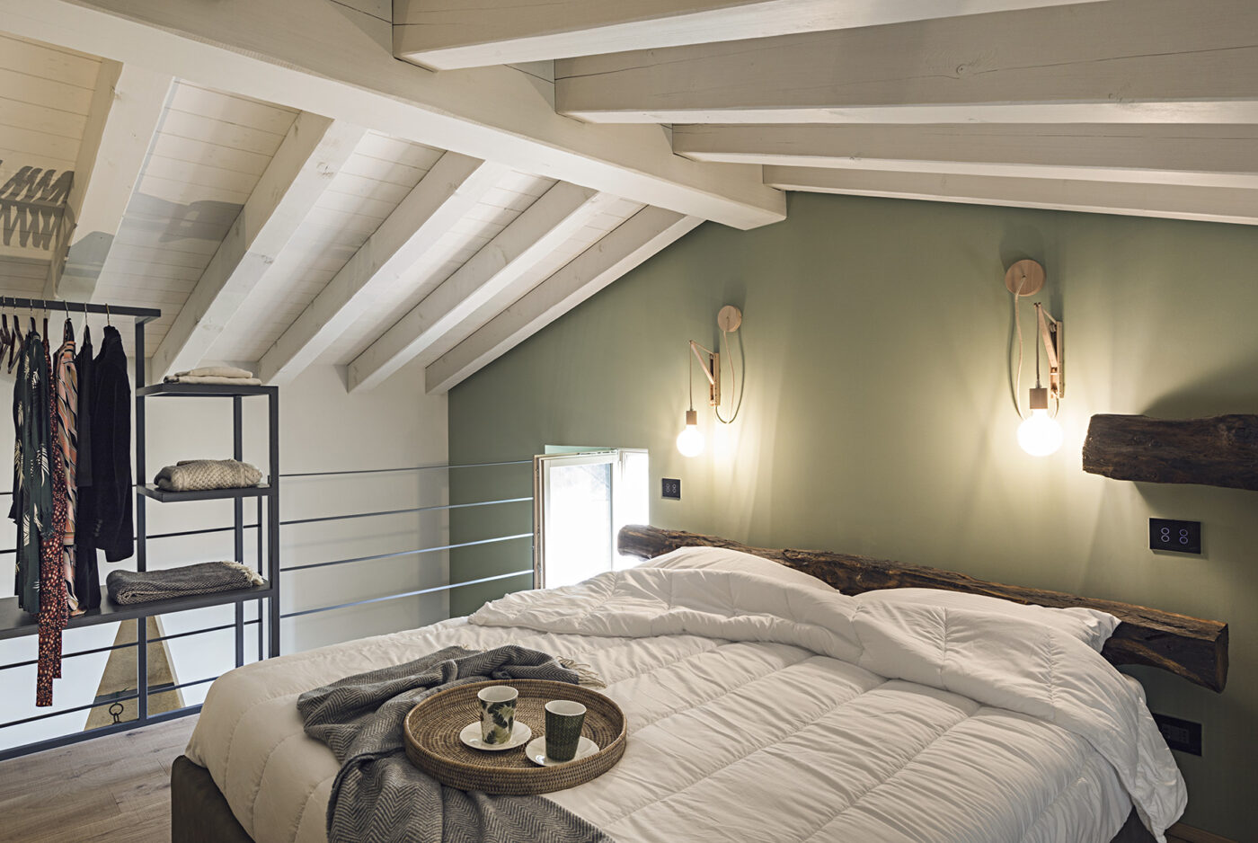 chambre sous combles dans maison de vacances Italie chambre sous combles dans maison de vacances Italie