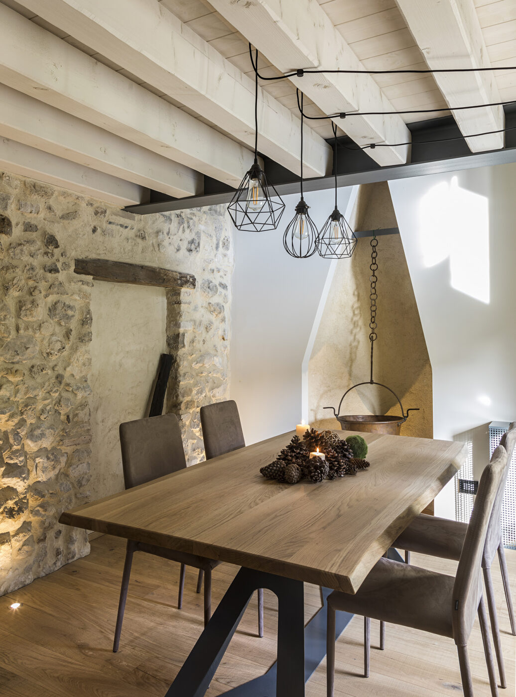 salle à manger déco design dans une maison en pierres salle à manger déco design dans une maison en pierres