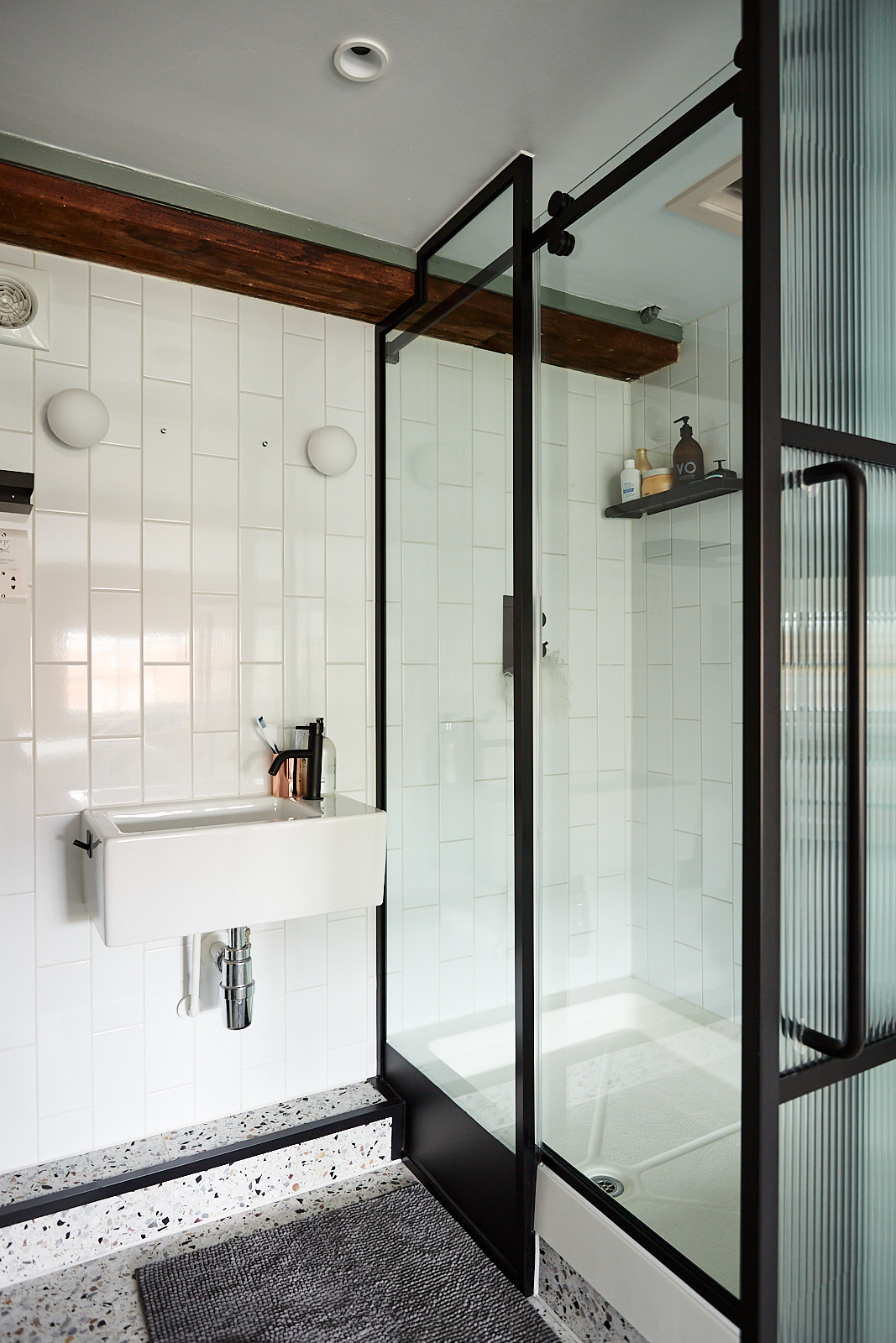 salle de bain terrazzo style industriel