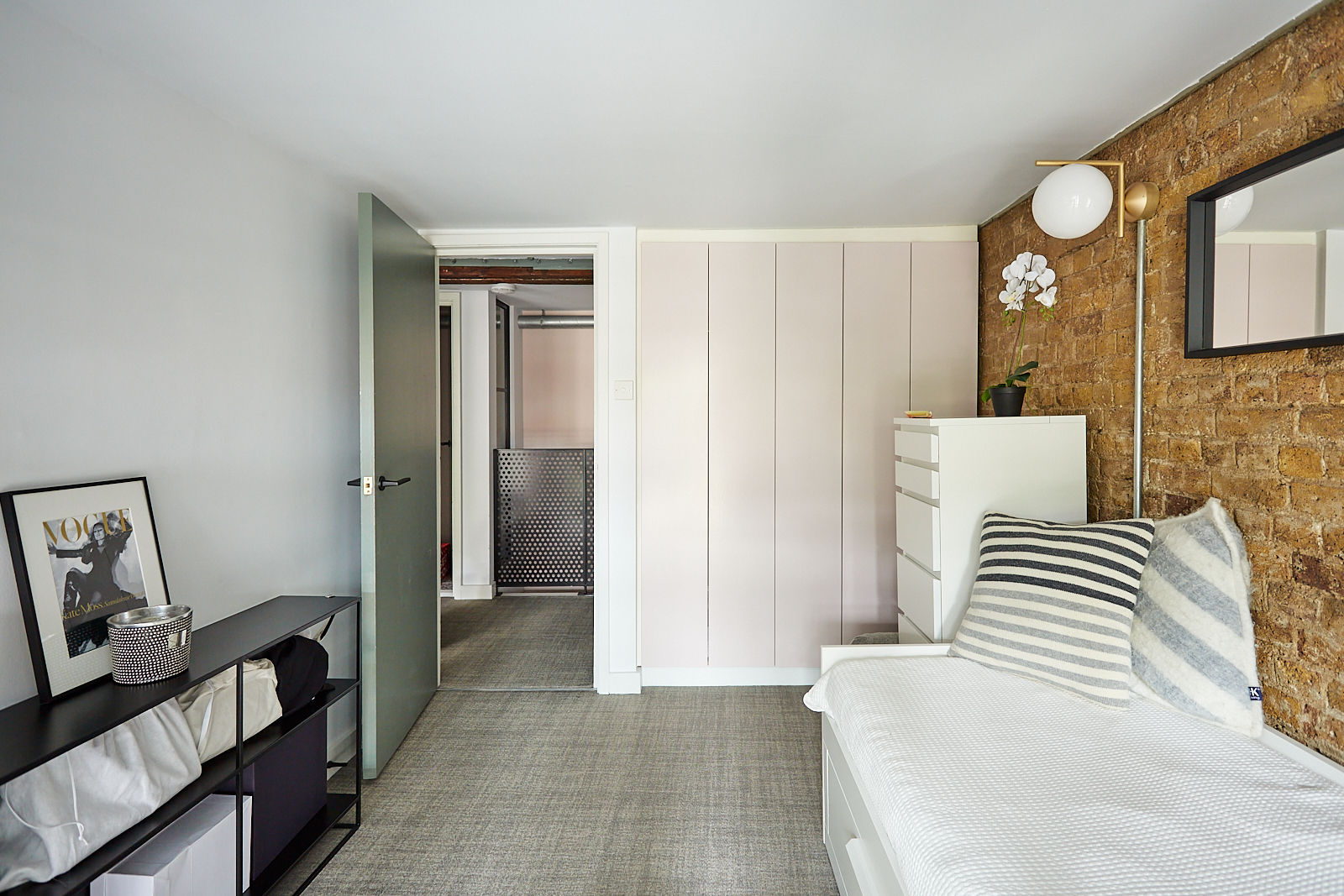 chambre mur de briques