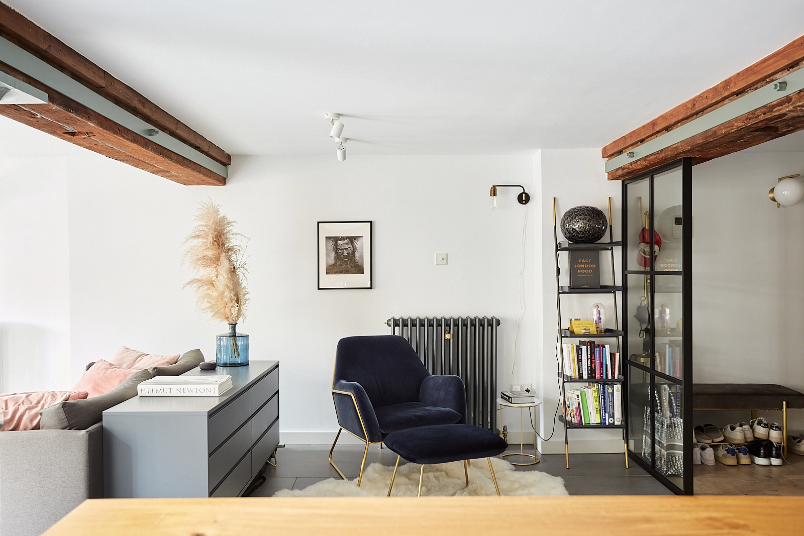 salon loft avec verrières