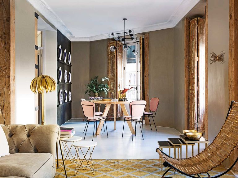 salon appartement ancien rénové 