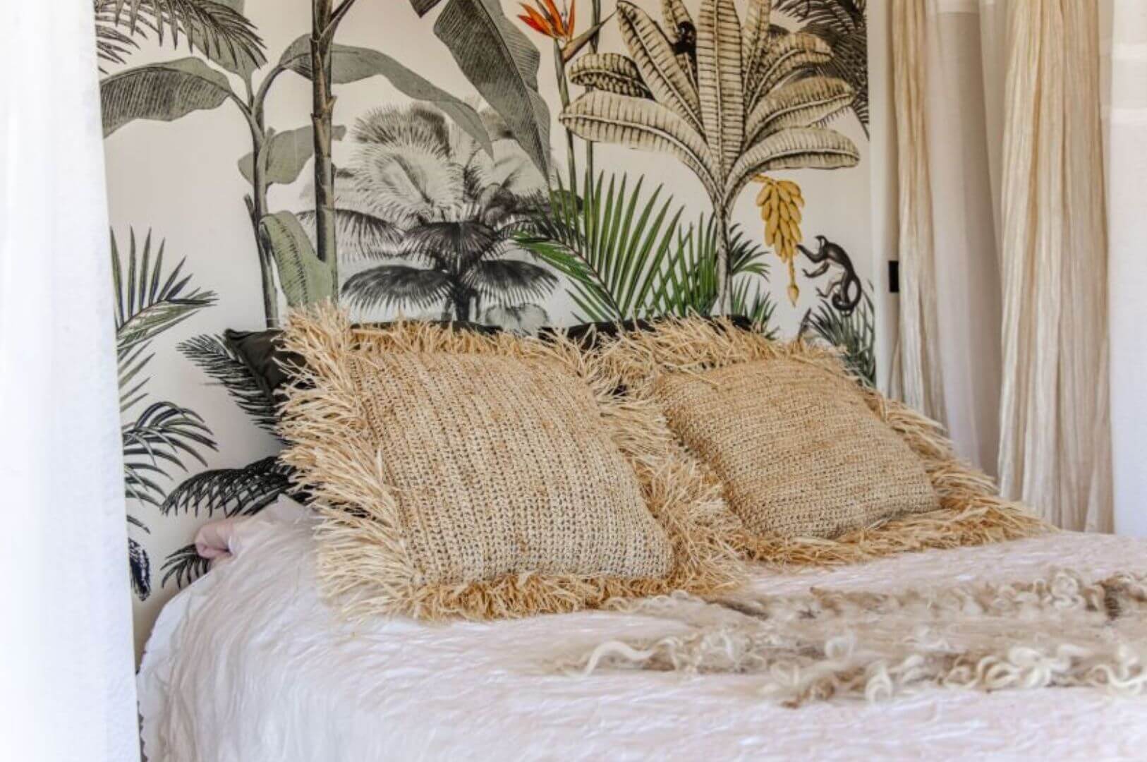 chambre avec papier-peint exotique chambre avec papier-peint exotique