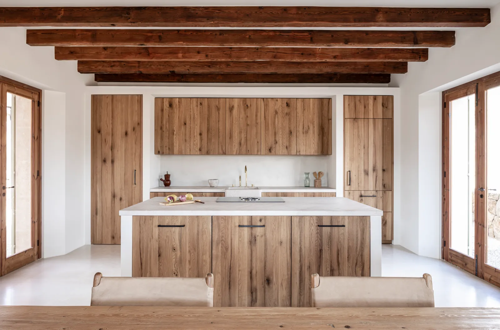 cuisine en bois avec îlot