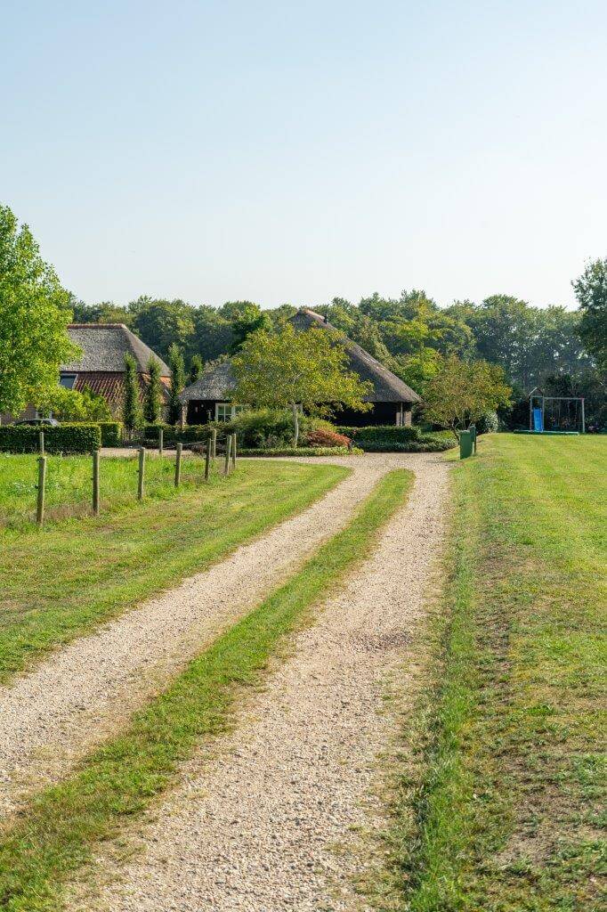maison de campagne au toit de chaume maison de campagne au toit de chaume