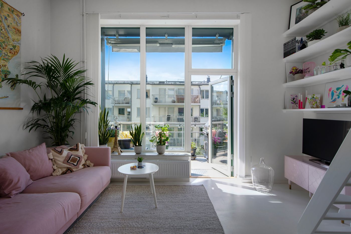 salon appartement à la décoration scandinave