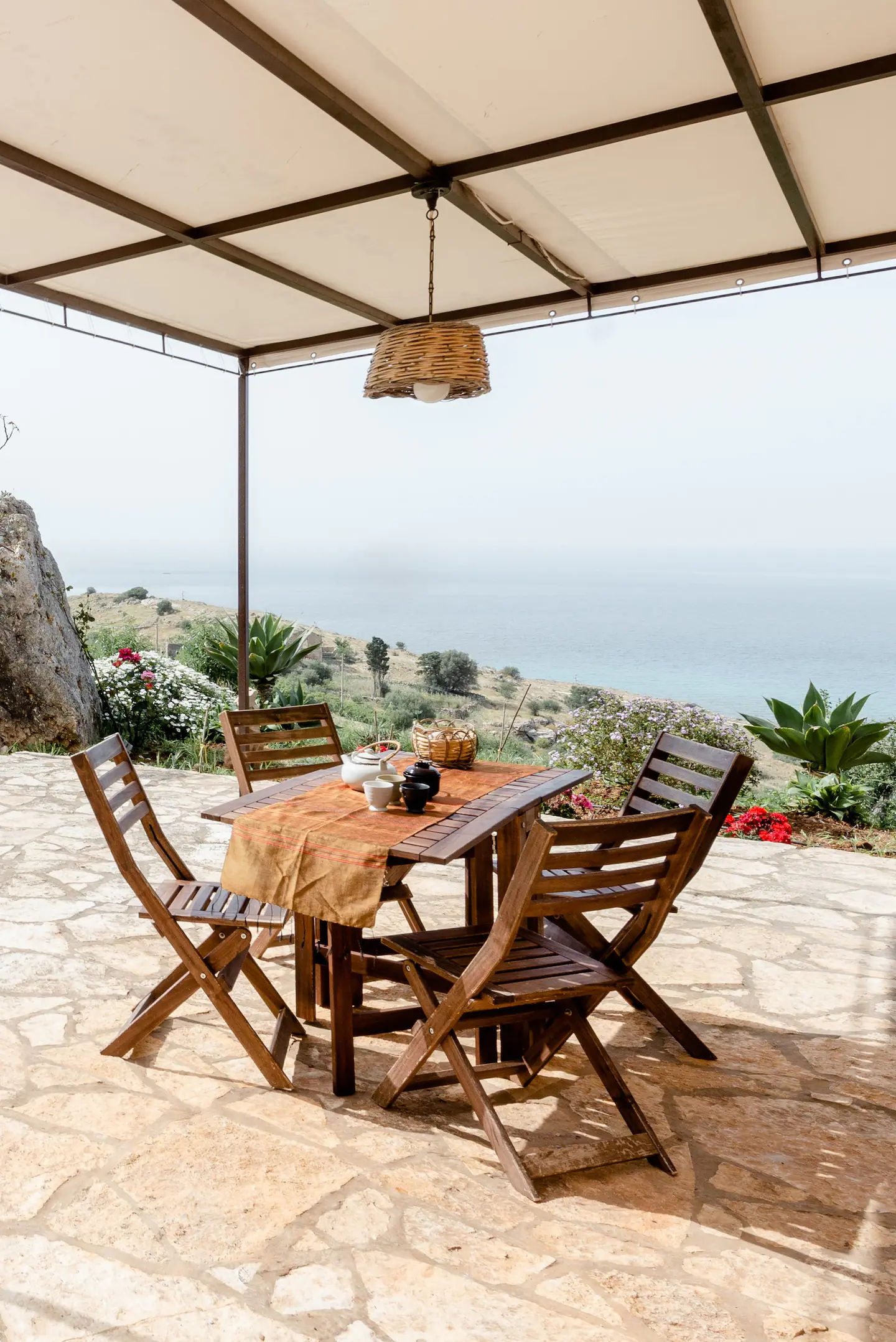 terrasse avec pergola vue mer