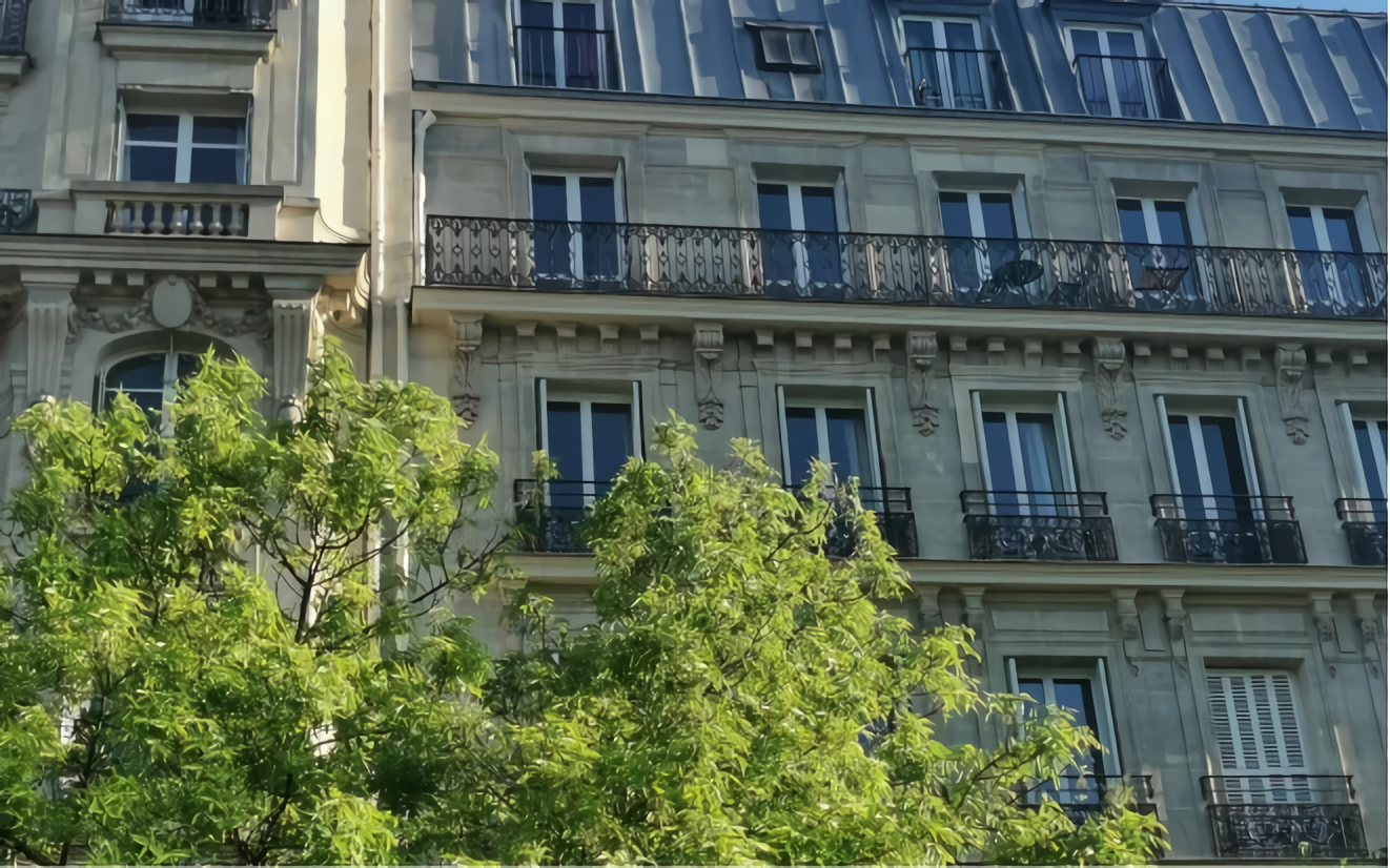 façade immeuble haussmannien Paris