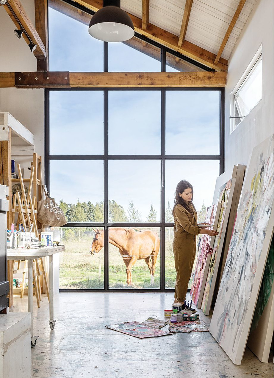 atelier d'artiste dans mini maison vitrée