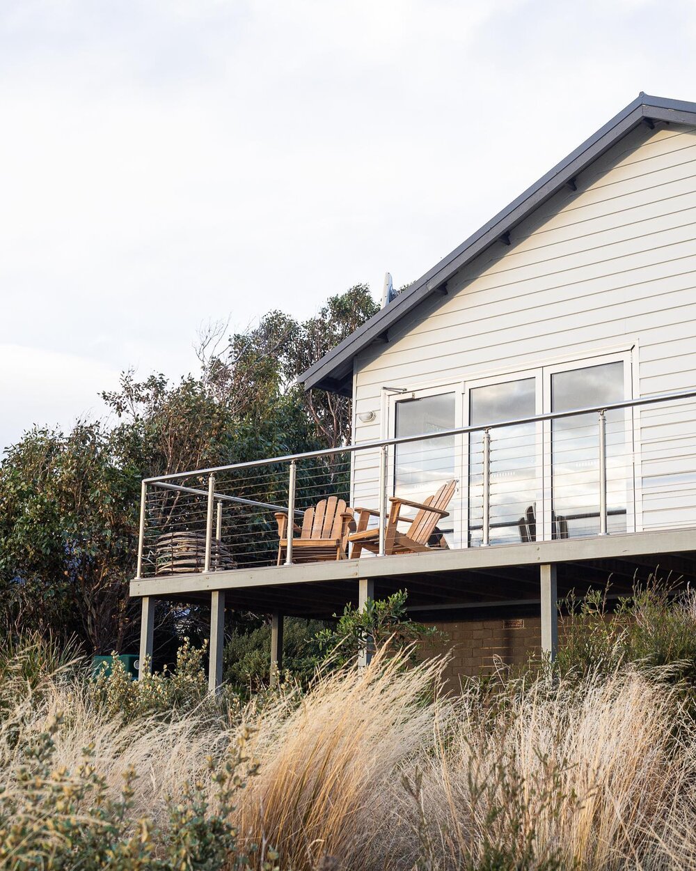 façade et terrasse maison en bois 