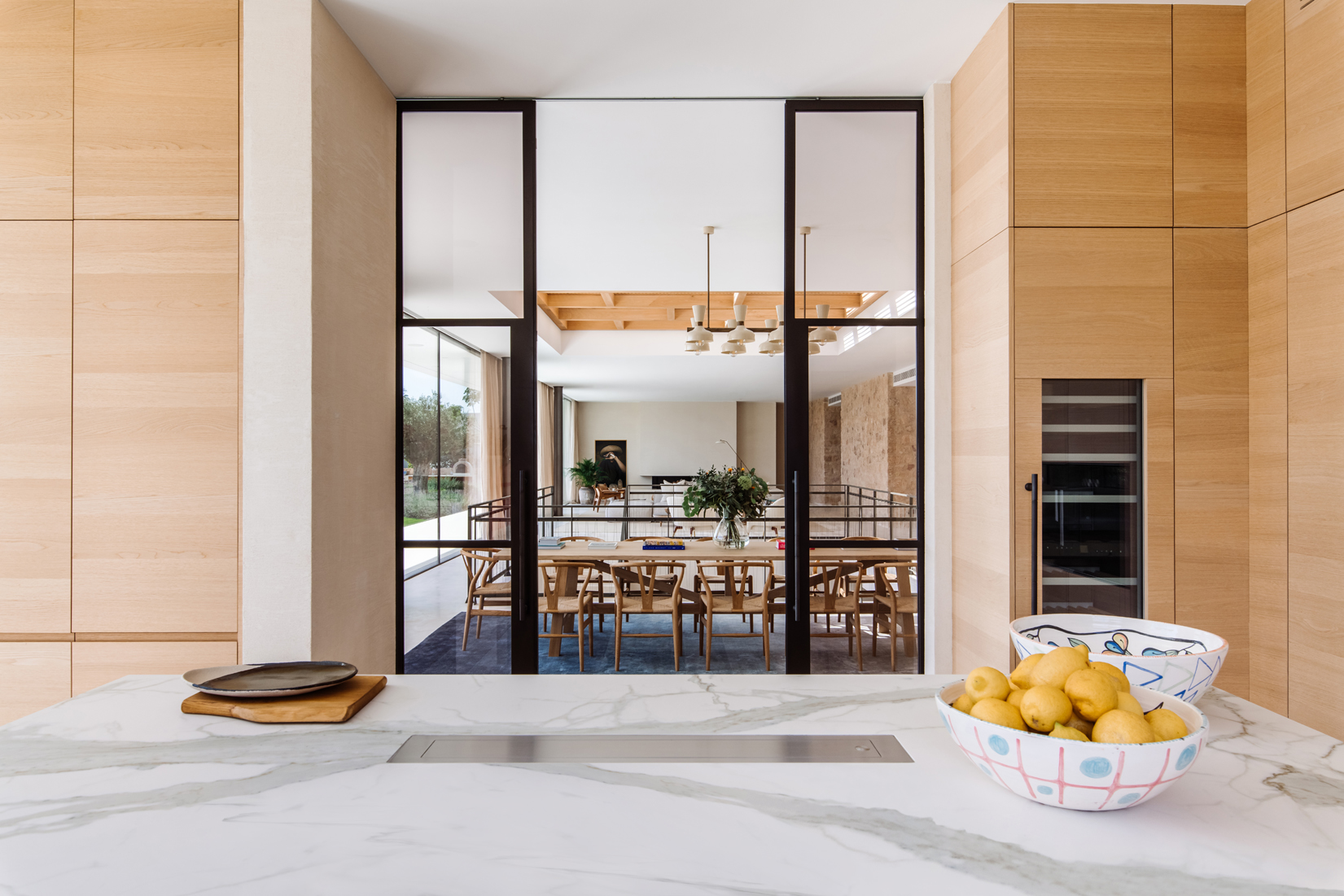cuisine maison avec piscine en pierres
