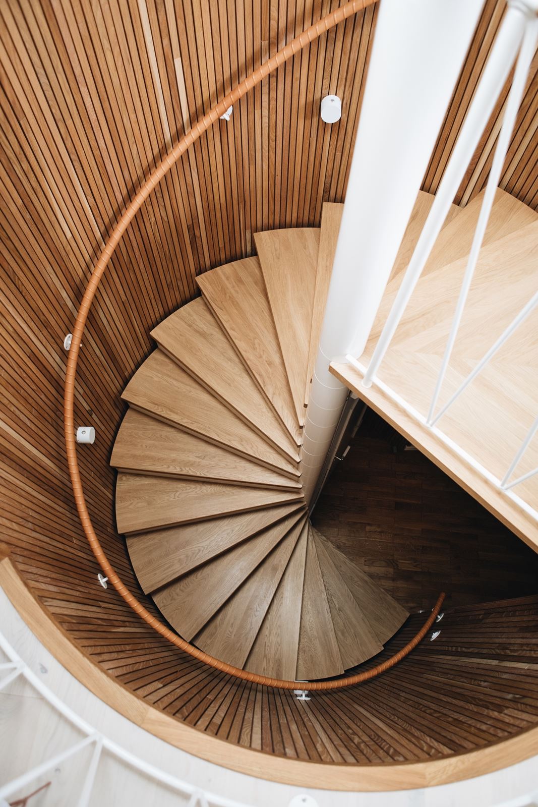 escalier bois duplex design avec terrasse