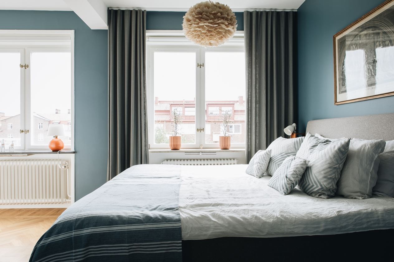 chambre murs bleus