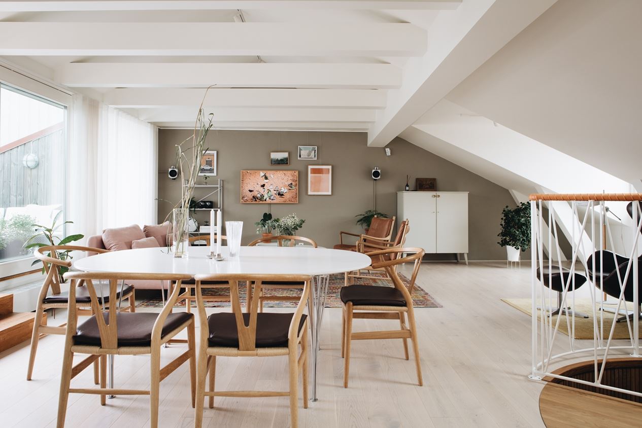 salon duplex design avec terrasse