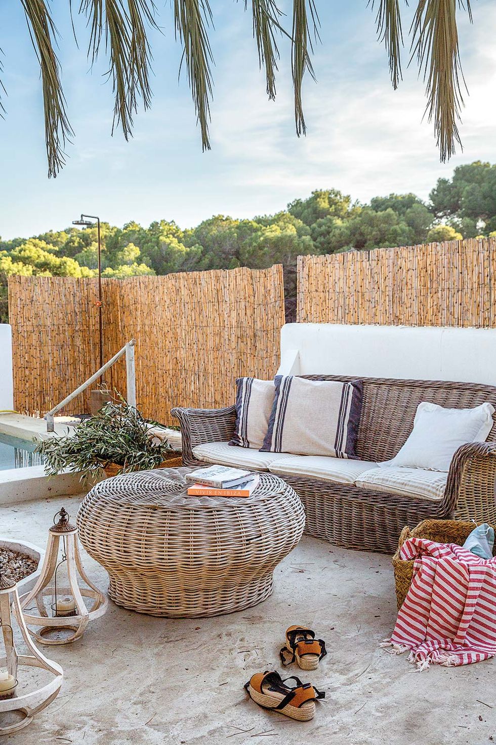 terrasse avec piscine et meubles rotin terrasse avec piscine et meubles rotin