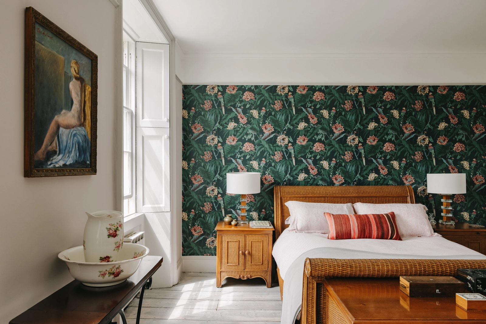 chambre déco vintage papier-peint fleuri
