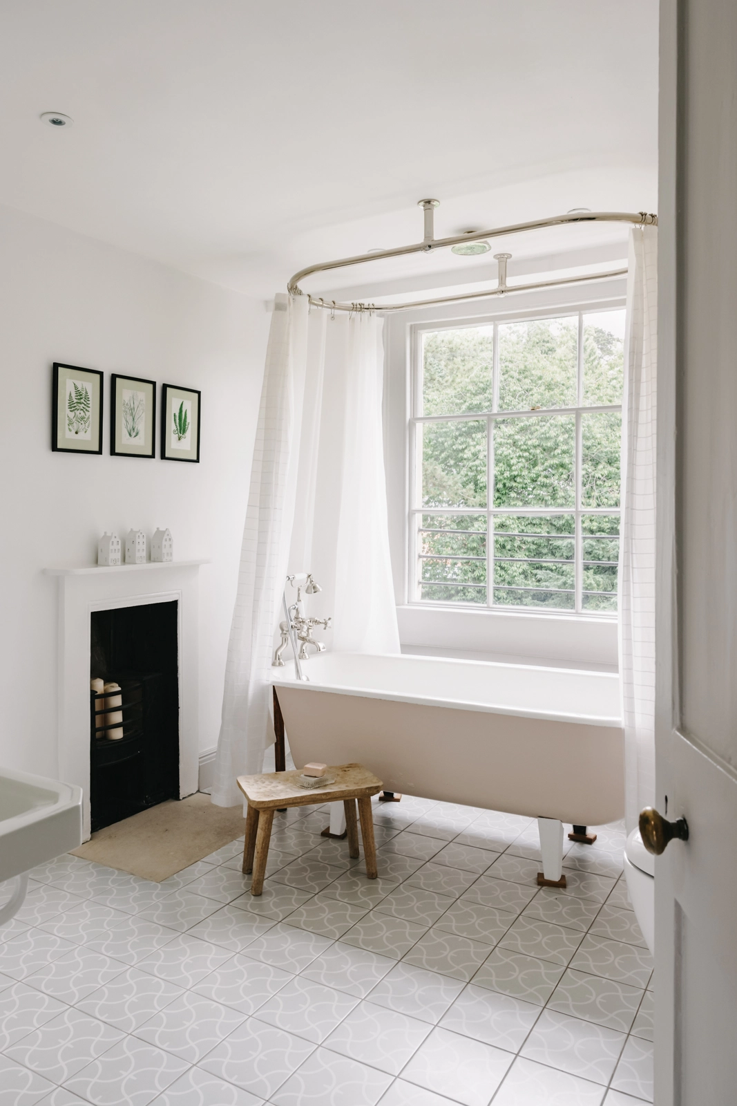 salle de bain déco vintage blanche