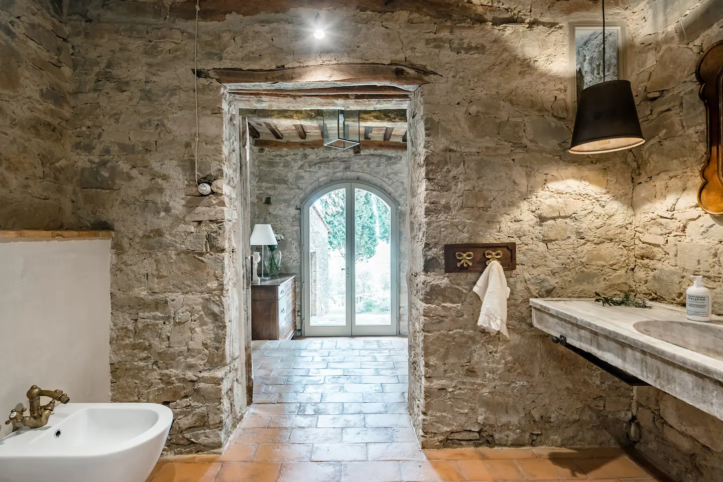 salle de bain murs pierres salle de bain murs pierres