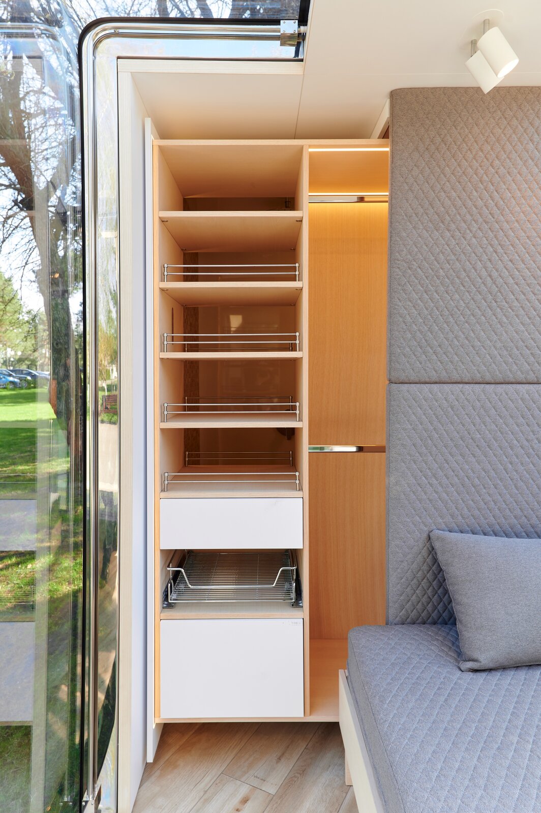 chambre avec rangement tiny house design chambre avec rangement tiny house design
