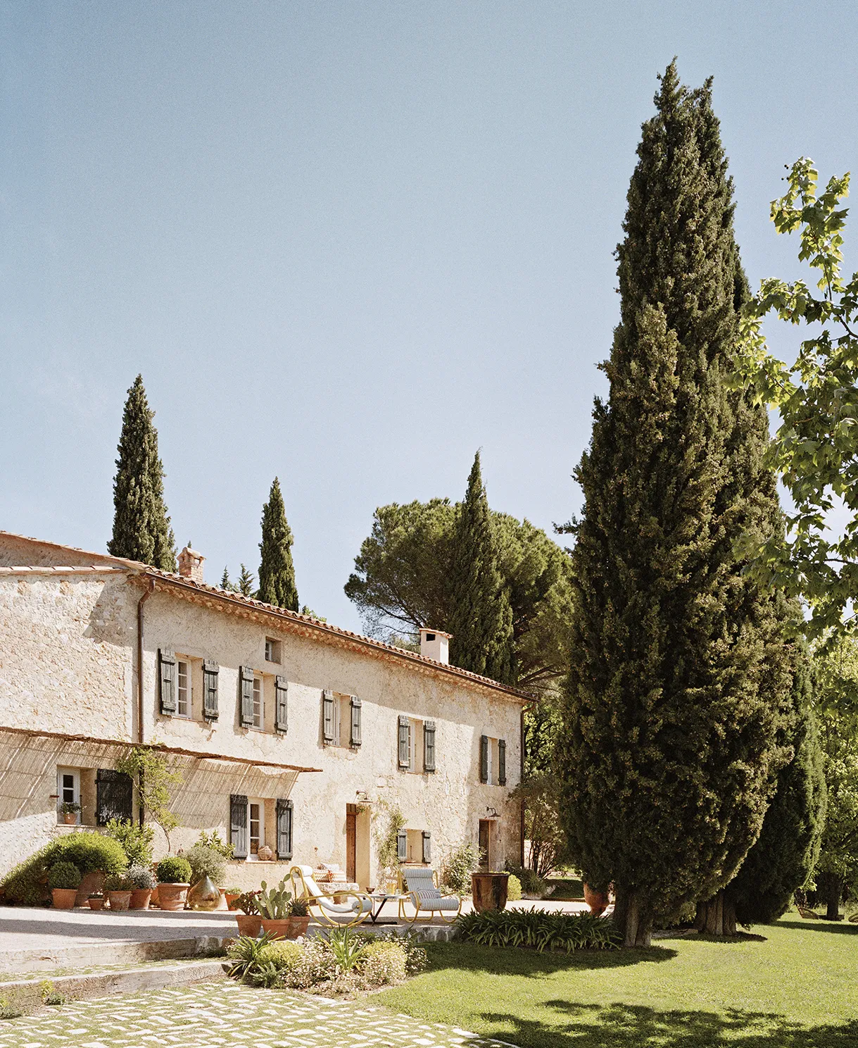 façade maison en pierres en Provence façade maison en pierres en Provence