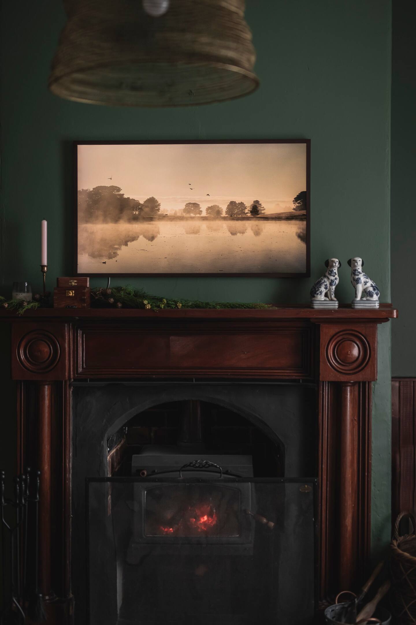 cheminée en bois maison vintage rénovée