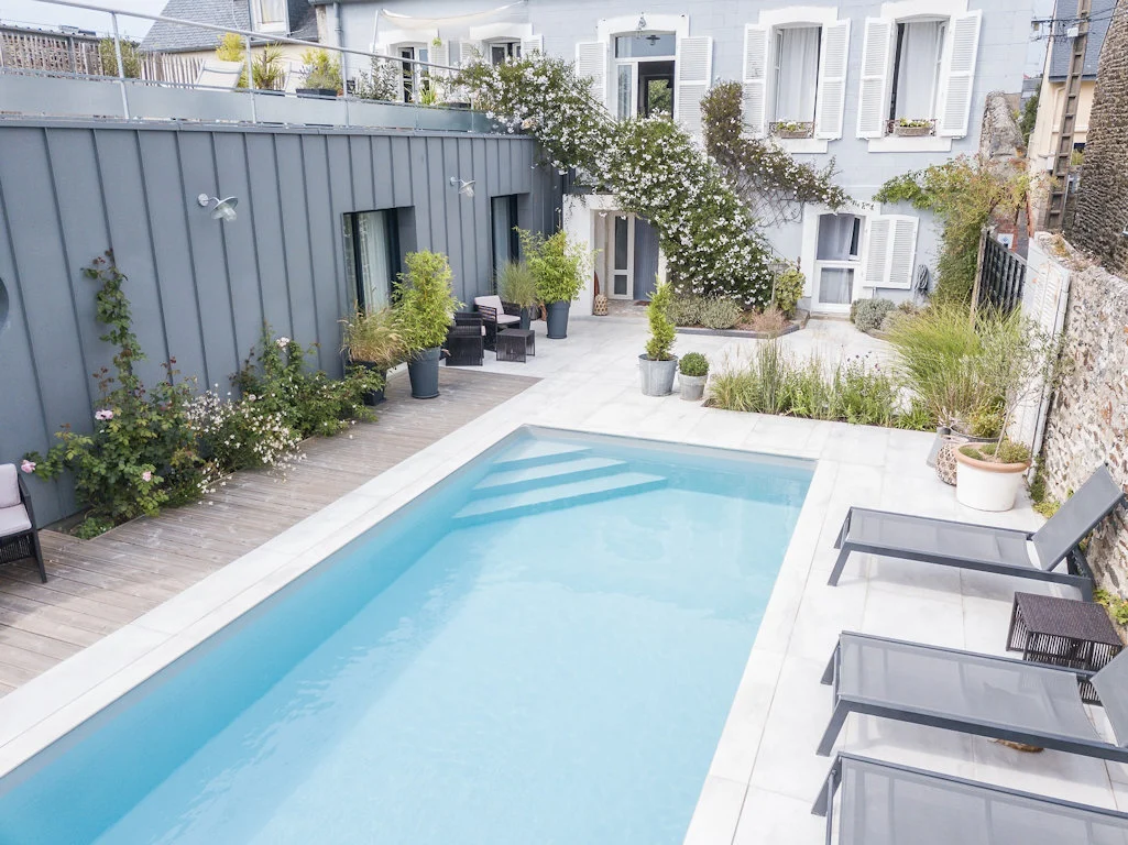 jardin avec piscine La Villa Saint Jean maison d'hôtes Granville