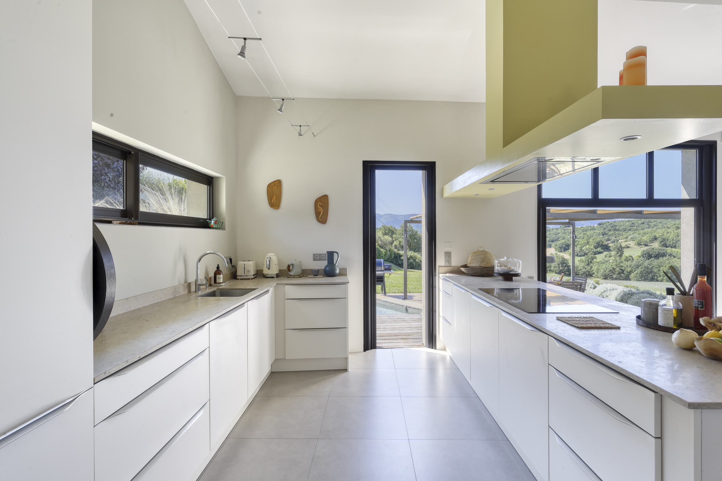 cuisine ouverte blanche