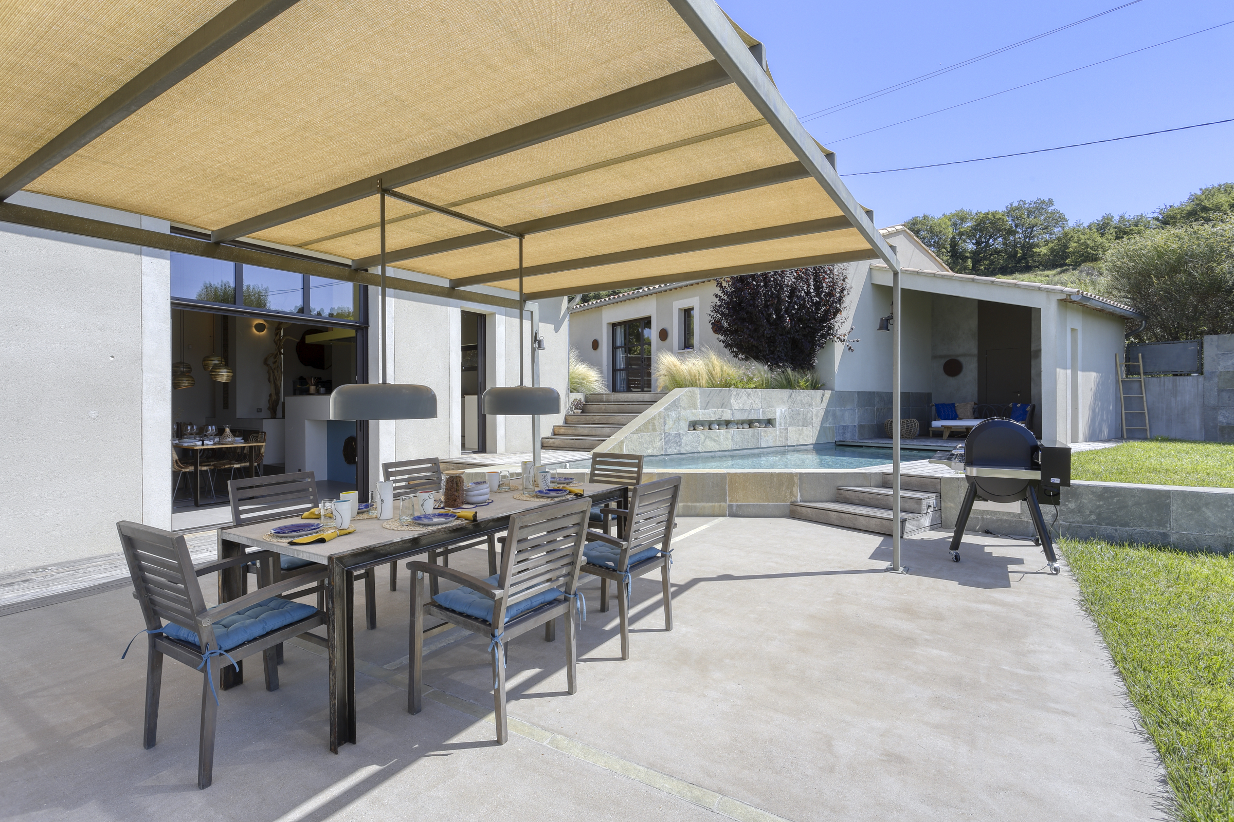 terrasse avec pergola acier