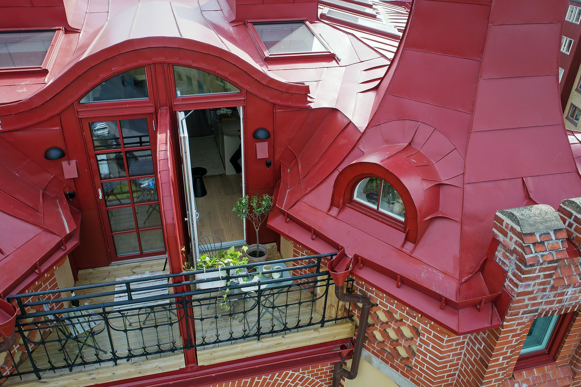 toiture rouge immeuble suédois toiture rouge immeuble suédois