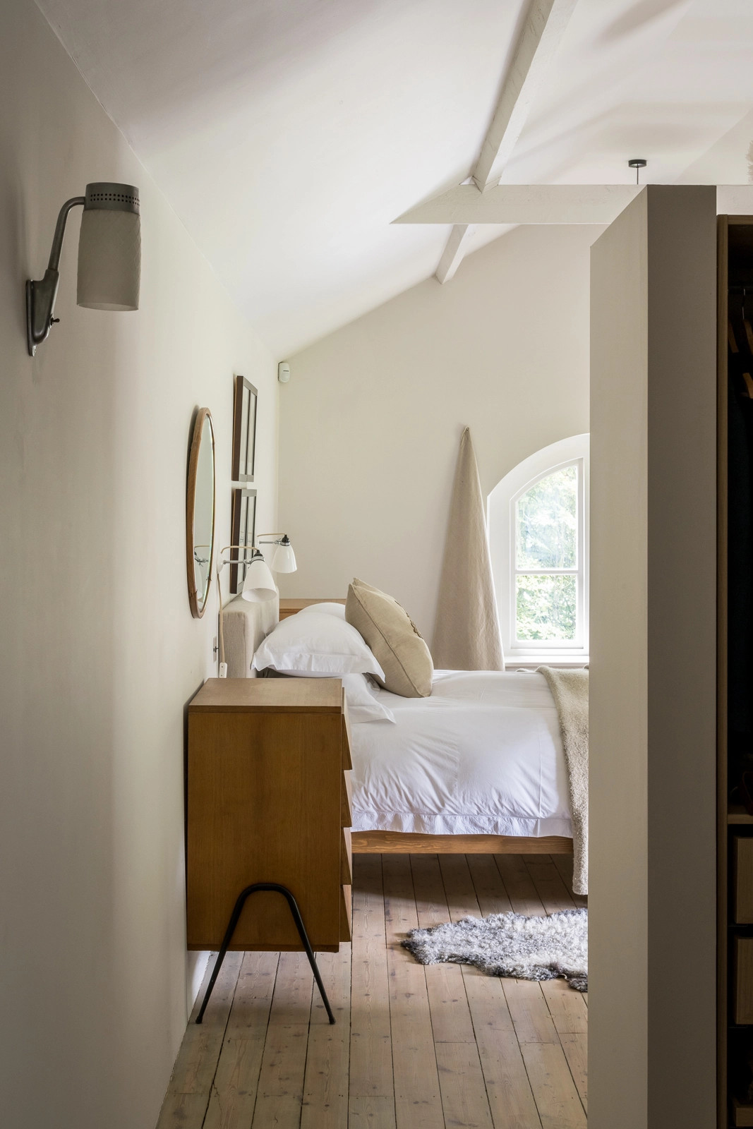 chambre sous combles décoration naturelle