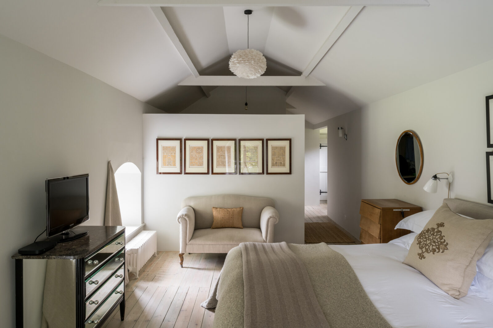 chambre sous combles décoration naturelle