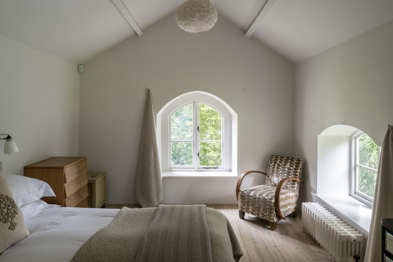 chambre sous combles décoration naturelle