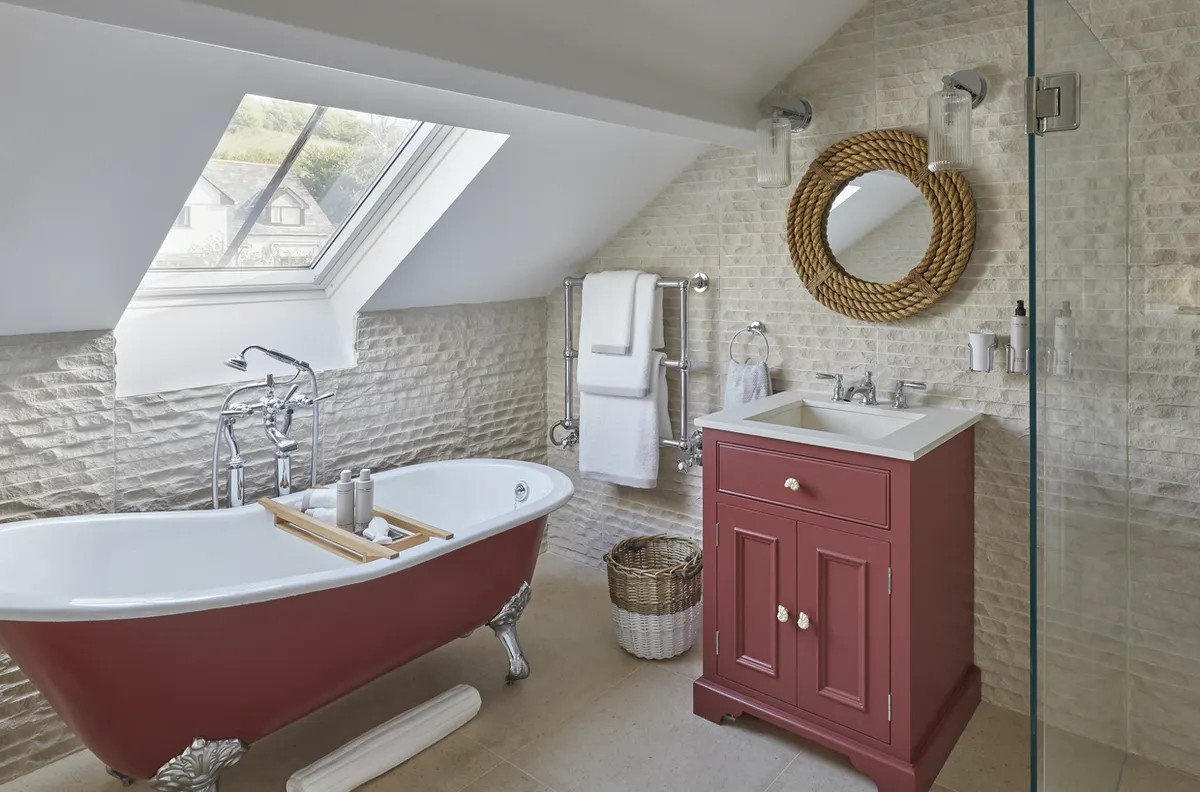 salle de bain vintage baignoire pattes de lion rouge salle de bain vintage baignoire pattes de lion rouge