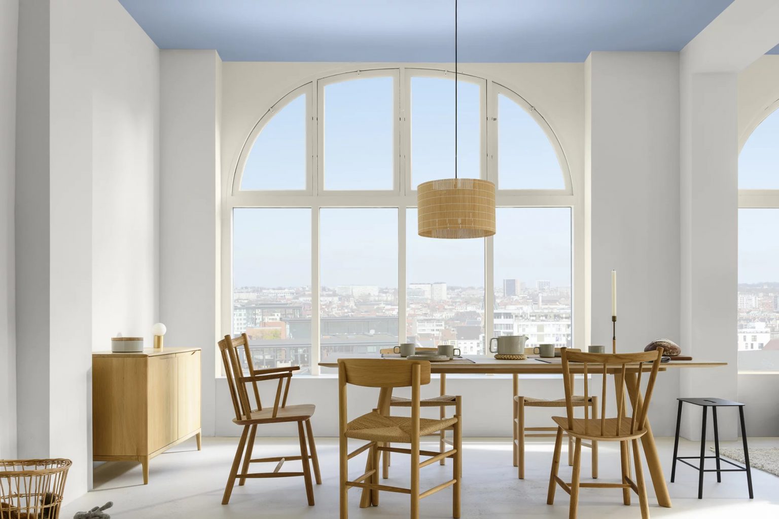 salon avec fenêtre en arche salon avec fenêtre en arche
